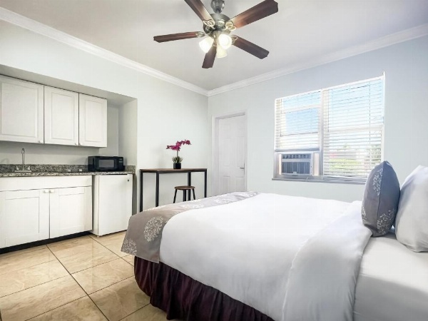 Hollywood Beach Hotels image 19